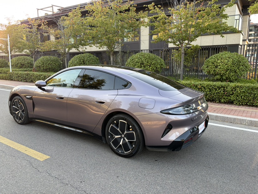 MI SU7 2025 car image #4