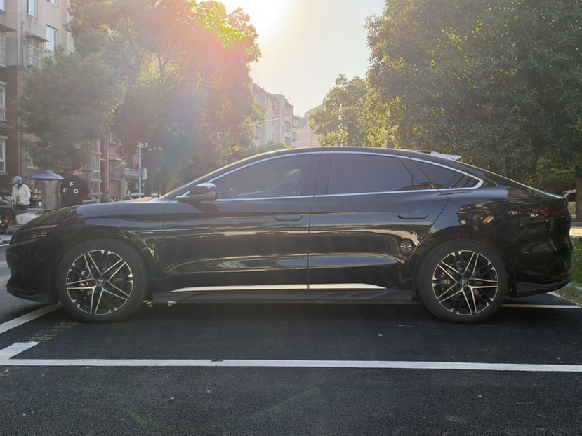 BYD Han 2025 car image #6