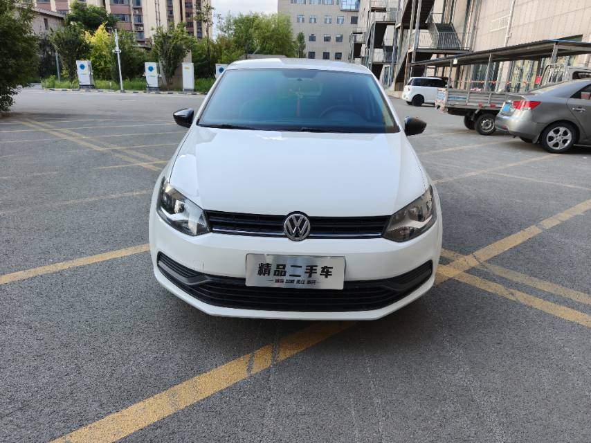 Volkswagen Polo 2016 car image #2