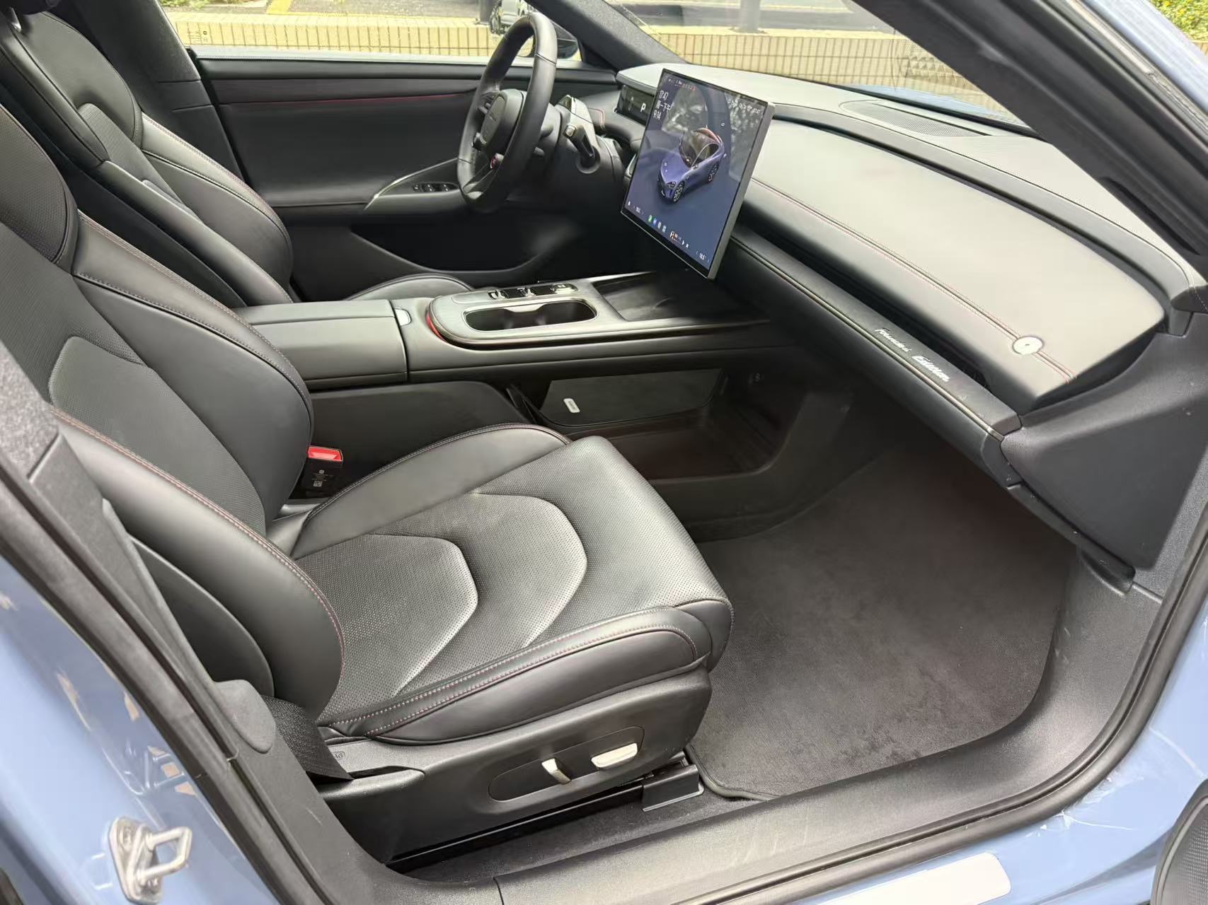 MI SU7 2024 immagine di auto #3