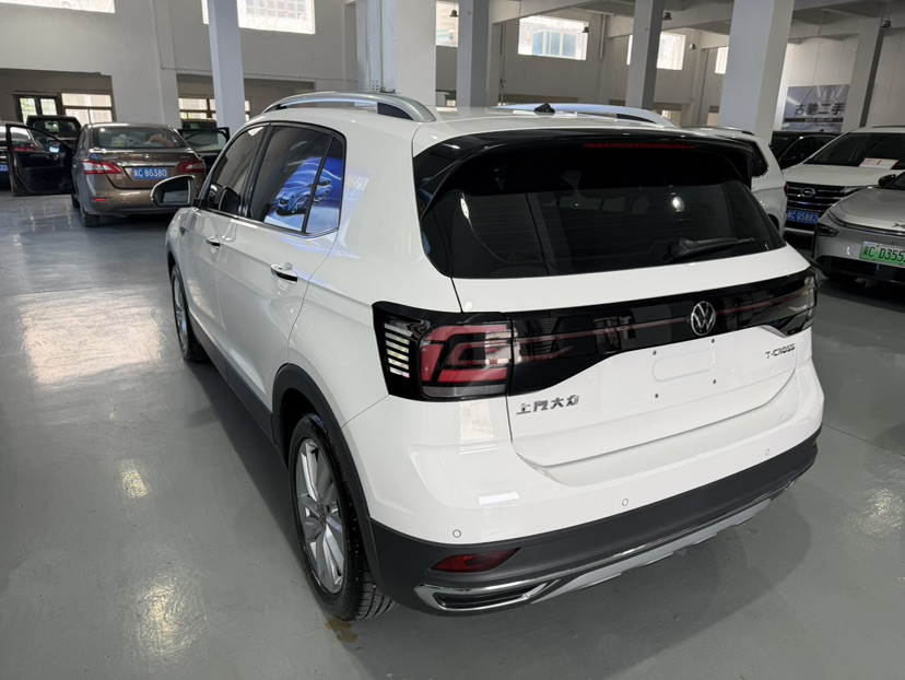 Volkswagen T-Cross 2020 car image #6