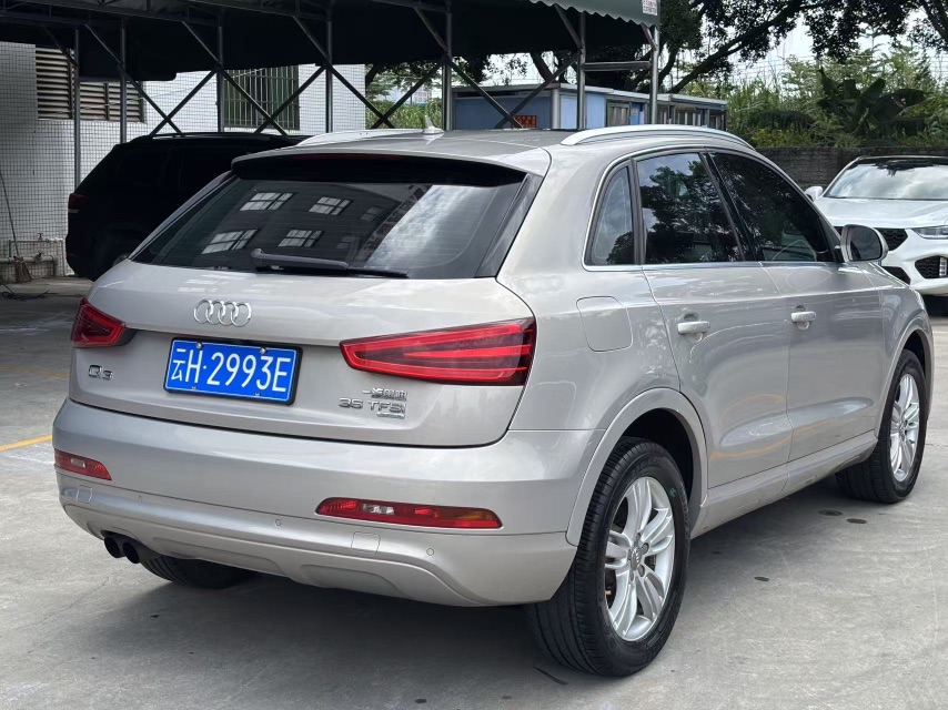 Audi Q3 2013 car image #10