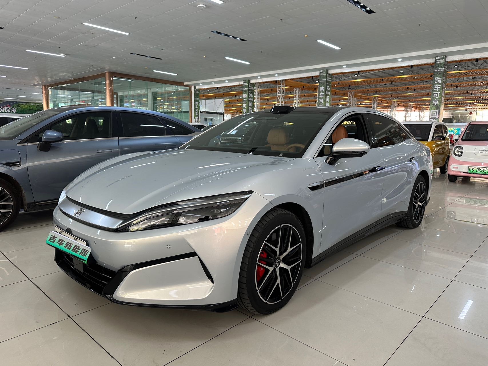 BYD HanL 2025 car image 