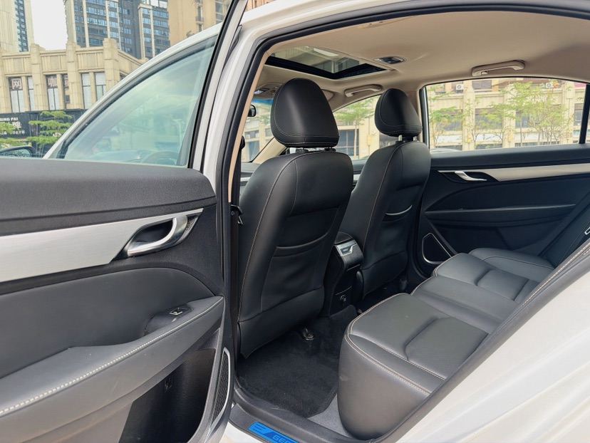 GEELY Emgrand 2019 #5 GEELY Emgrand 2019 car image #5