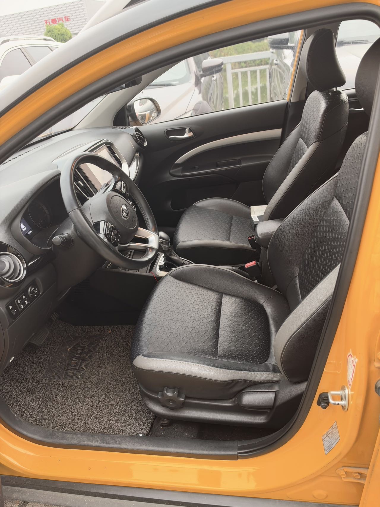 Kia KX1 2018 car image #2