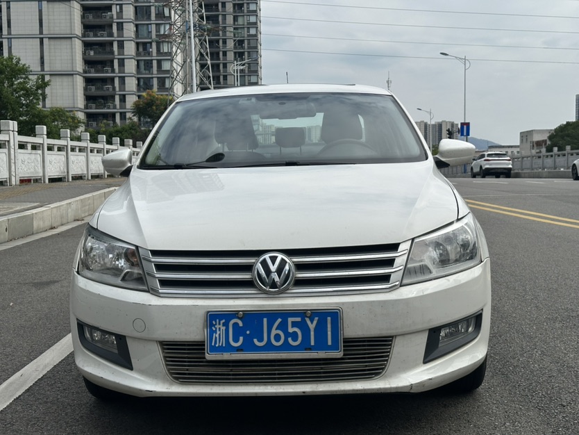 Volkswagen Santana 2015 car image #2