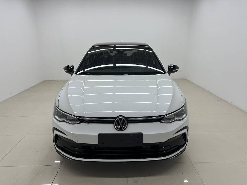 Volkswagen Golf 2022 car image #2