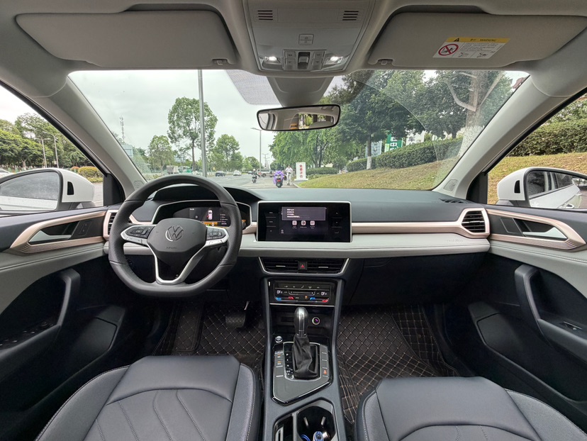 Volkswagen Tharu 2025 immagine di auto #5