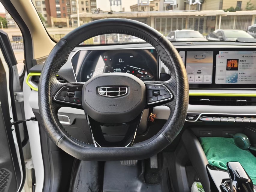 GEELY Coolray 2022 immagine di auto #3