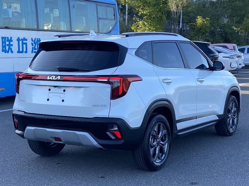 Kia Seltos 2023 car image #7
