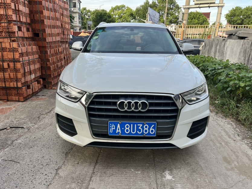 Audi Q3 2016 car image #3