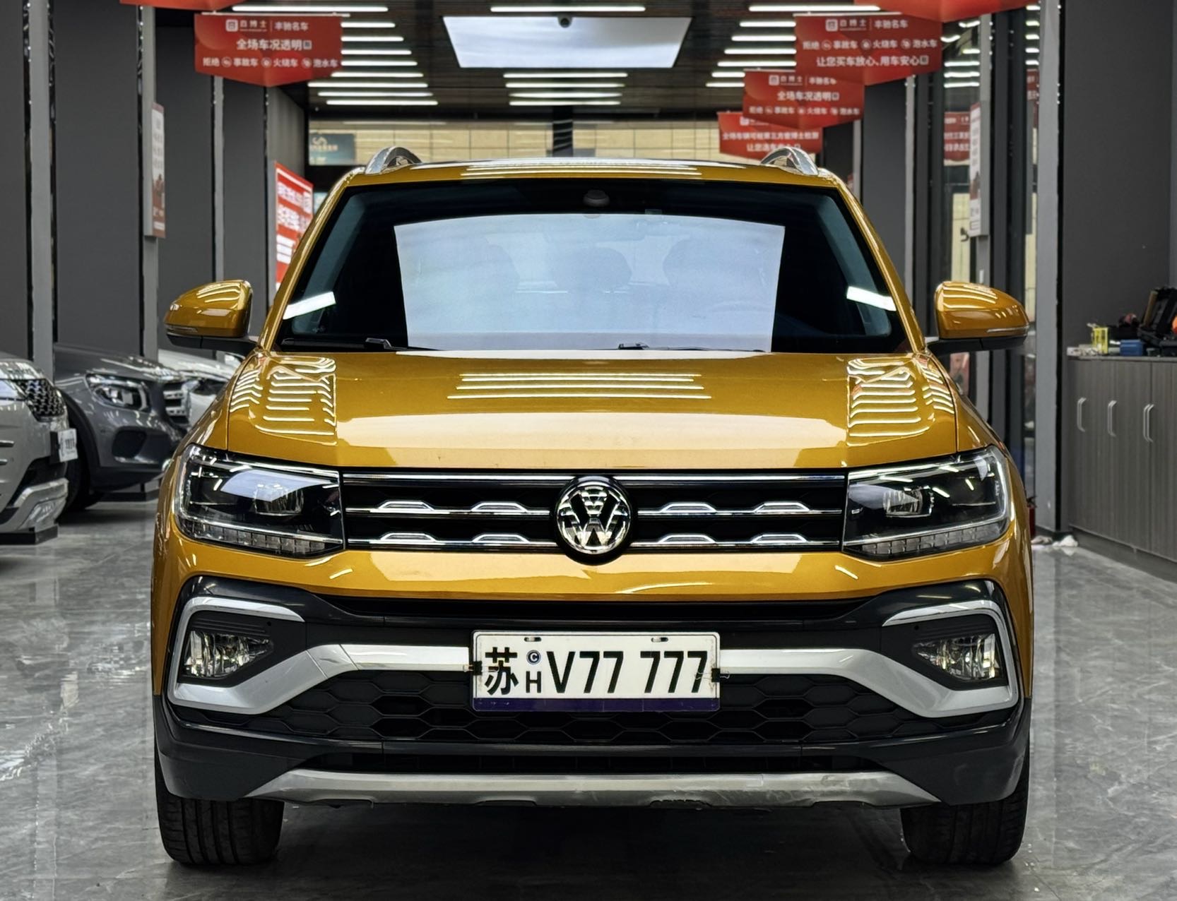 Volkswagen T-Cross 2020 car image #2
