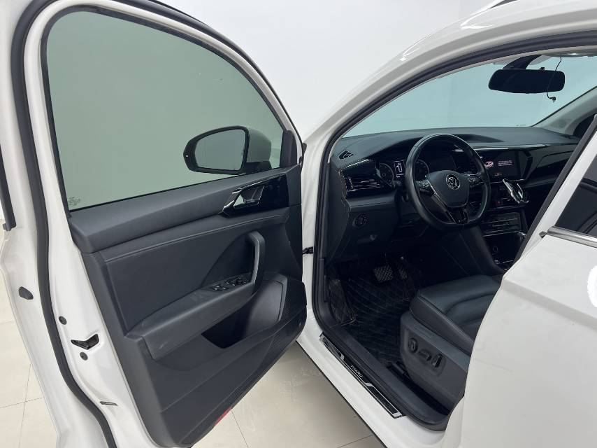 Volkswagen Tharu 2022 car image #9