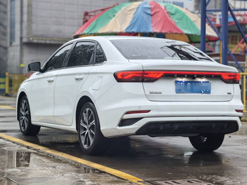 GEELY Emgrand 2021 car image #9