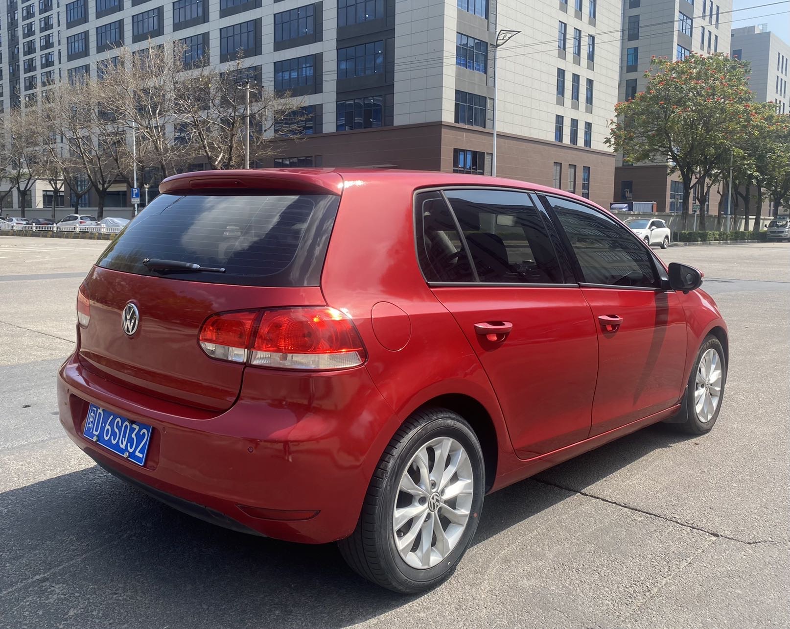 Volkswagen Golf 2011 car image #6