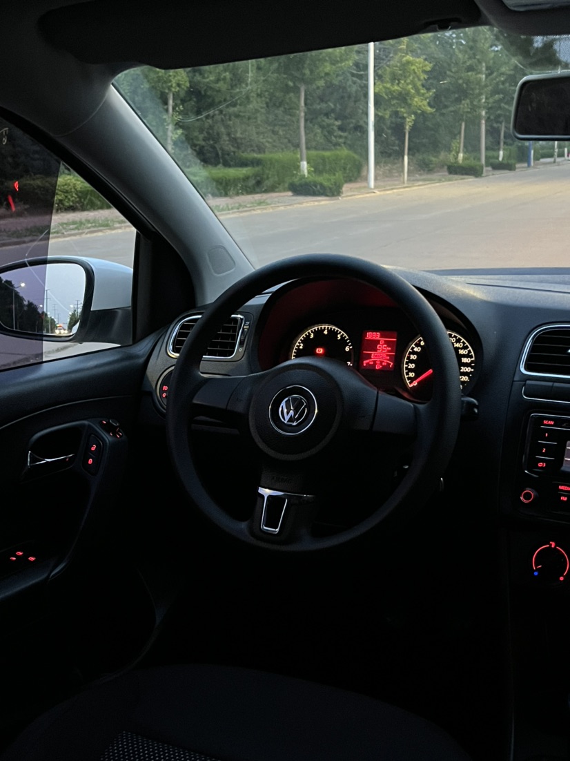 Volkswagen Polo 2014 #8 Volkswagen Polo 2014 car image #8