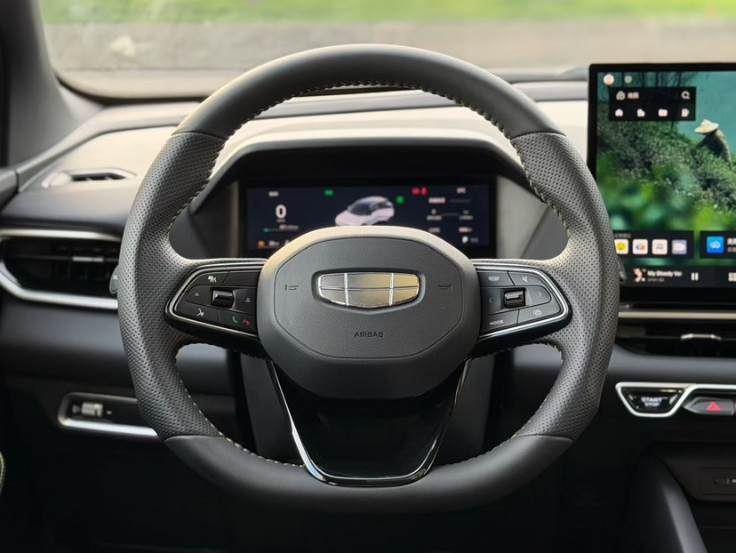 GEELY Coolray 2025 #9 GEELY Coolray 2025 car image #9