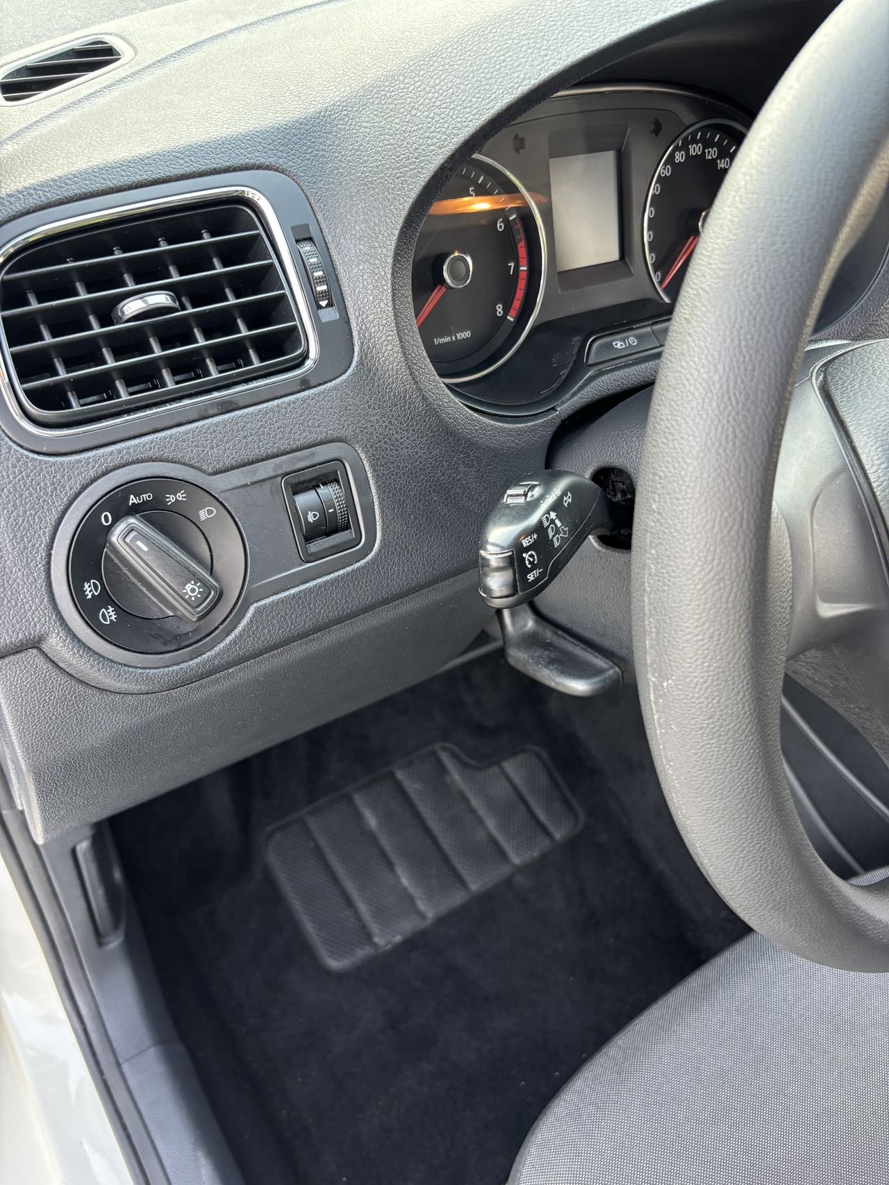 Volkswagen Polo 2015 #5 Volkswagen Polo 2015 car image #5