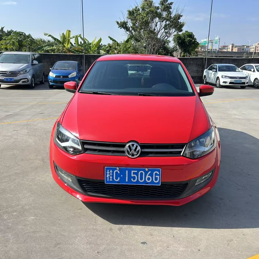 Volkswagen Polo 2014 car image #2