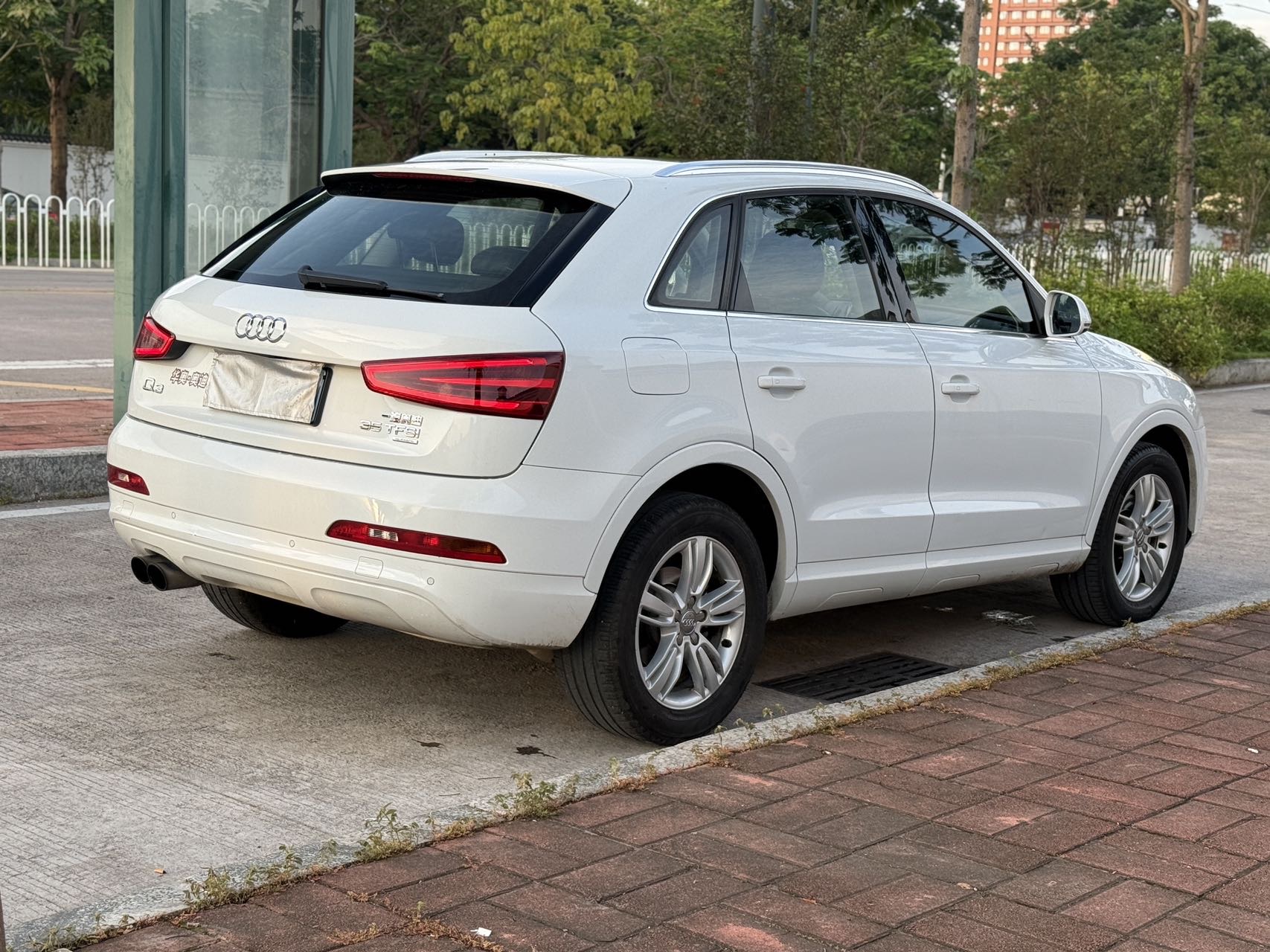 Audi Q3 2014 car image #12