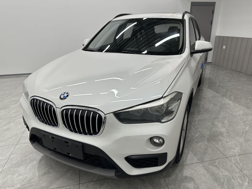 BMW X1 2018 BMW X1 2018 car image