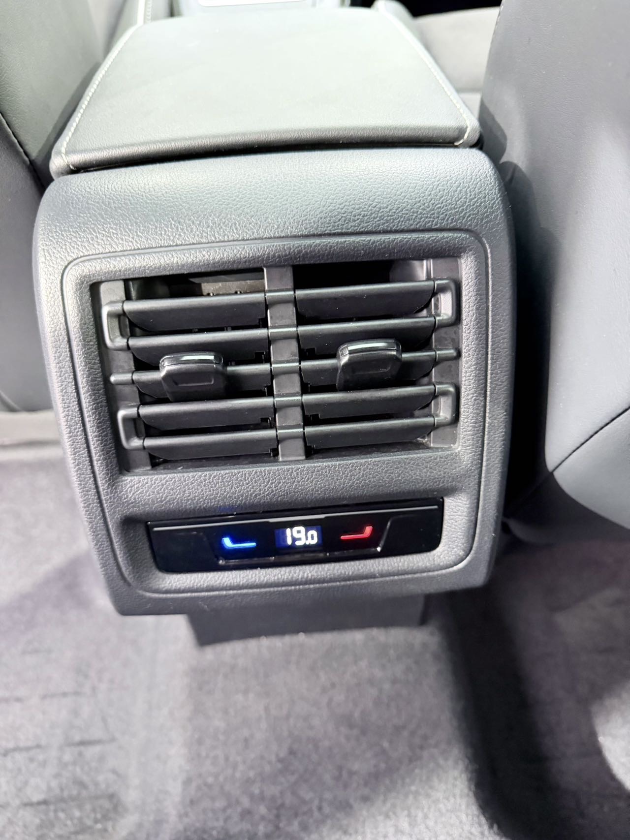 Volkswagen Golf 2022 #16 Volkswagen Golf 2022 car image #16