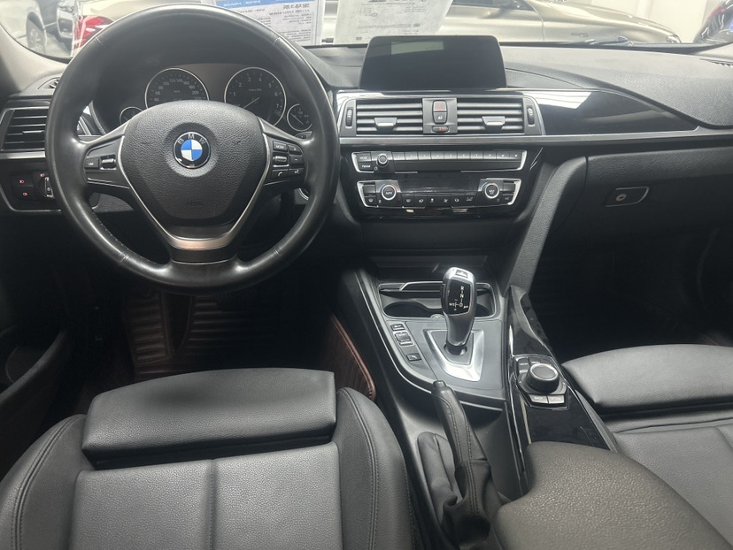 BMW 3 Series 2018 car image #5