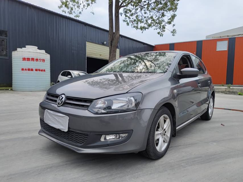 Volkswagen Polo 2011 car image 