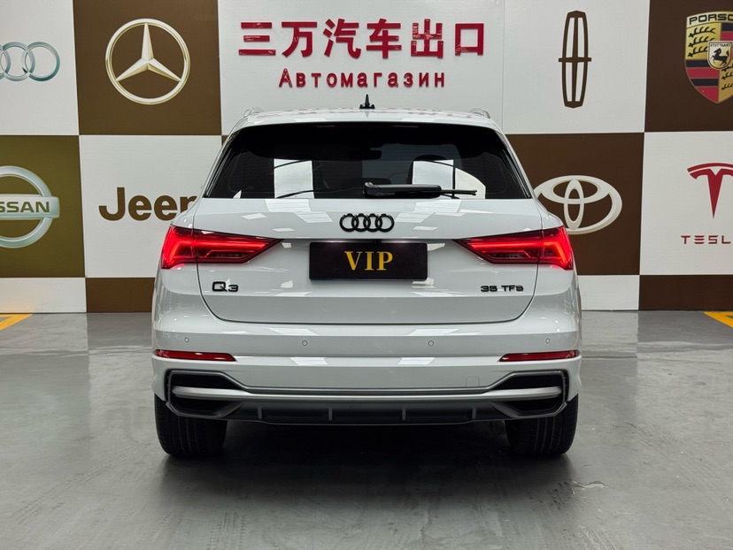 Audi Q3 2022 car image #5