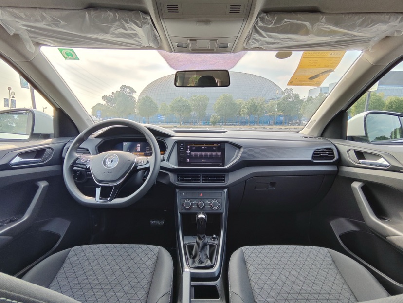 Volkswagen T-Cross 2023 #7 Volkswagen T-Cross 2023 car image #7