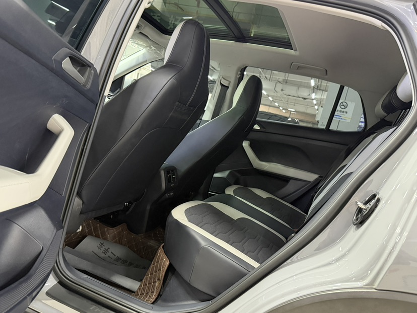 Volkswagen Tharu 2025 car image #7