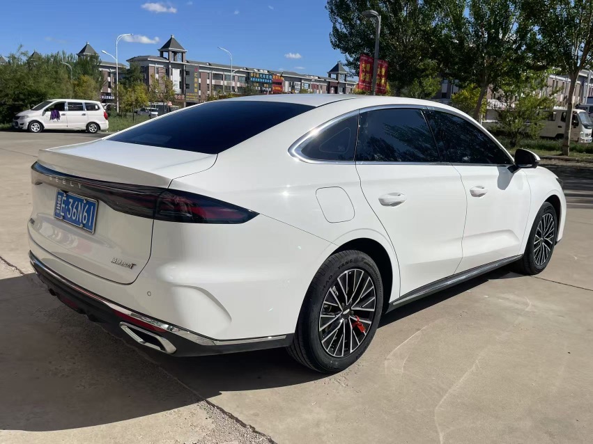GEELY Emgrand 2025 car image #4