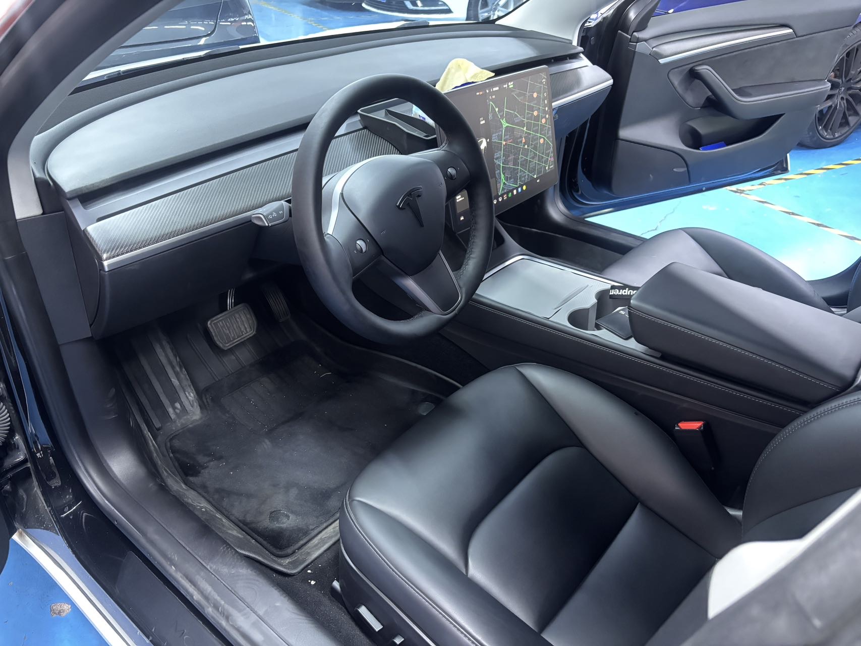 Tesla Model 3 2021 car image #2