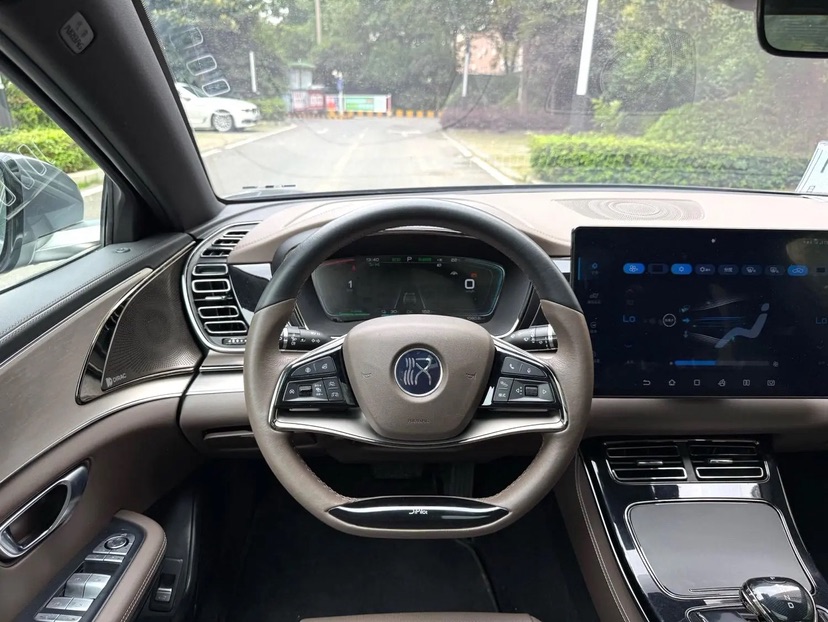 BYD Han 2022 #2 BYD Han 2022 car image #2