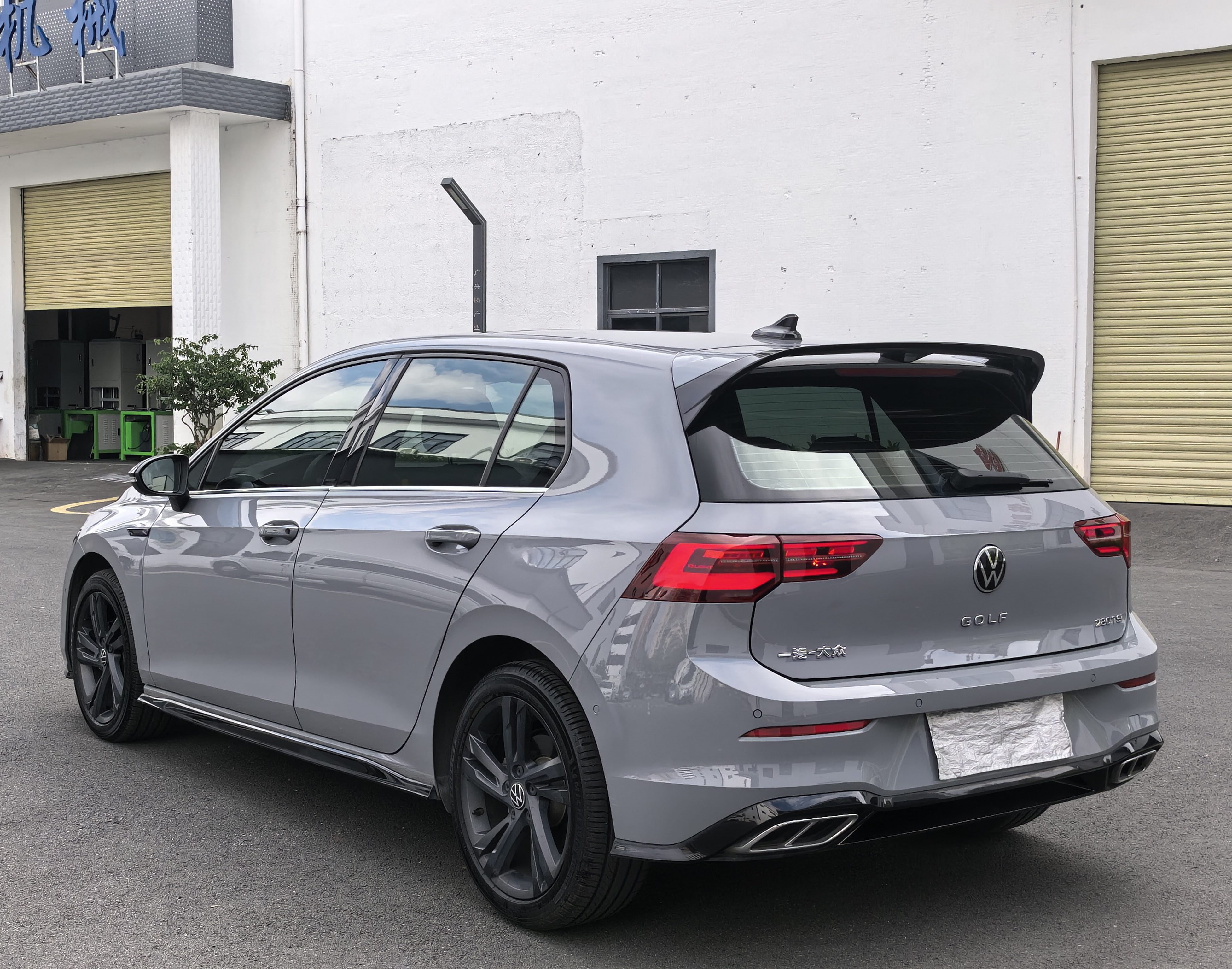 Volkswagen Golf 2021 car image #4