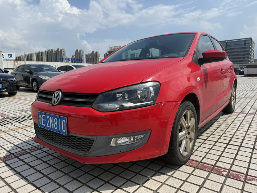 Volkswagen Polo 2014 car image #3