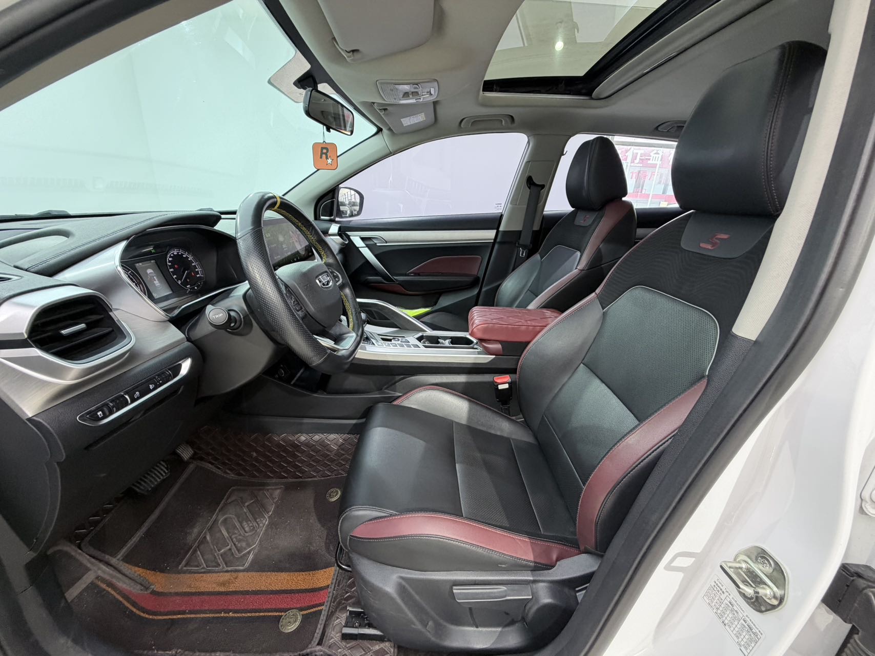 GEELY Coolray 2022 car image #7