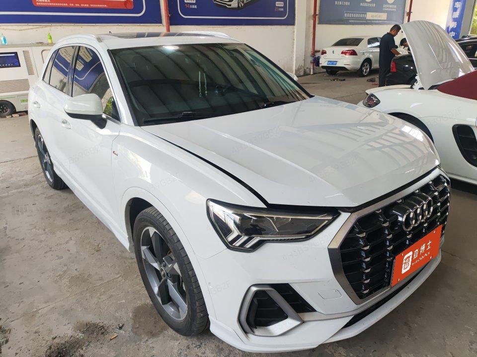 Audi Q3 2022 car image #2