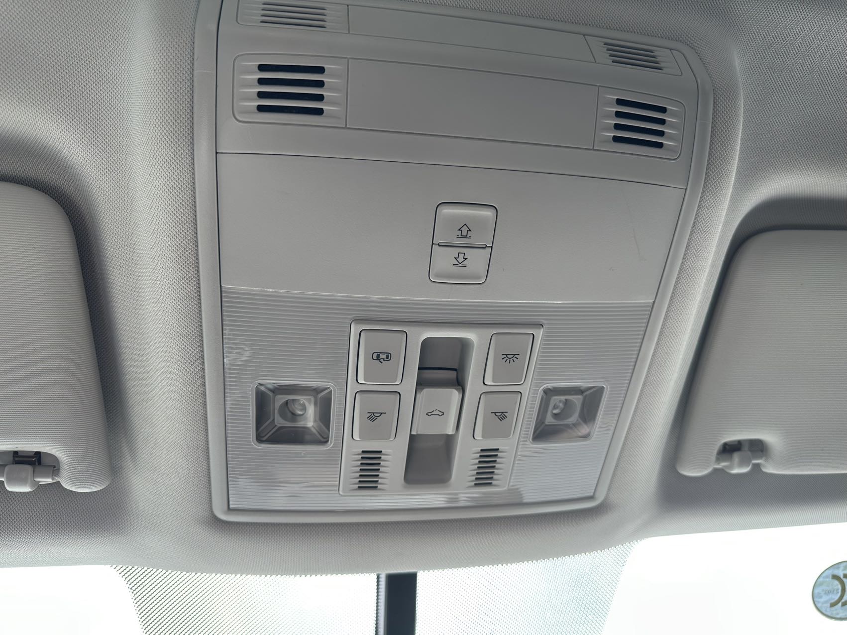 Volkswagen Tharu 2022 car image #11