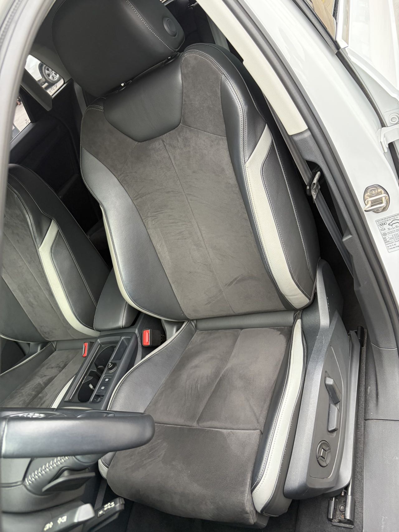 Audi Q3 2020 car image #5