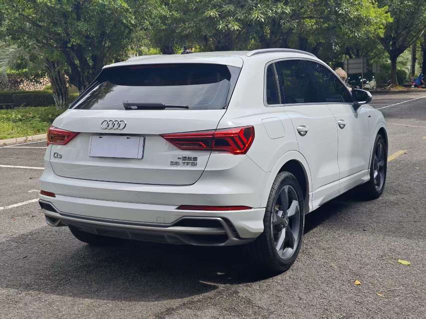 Audi Q3 2021 car image #4