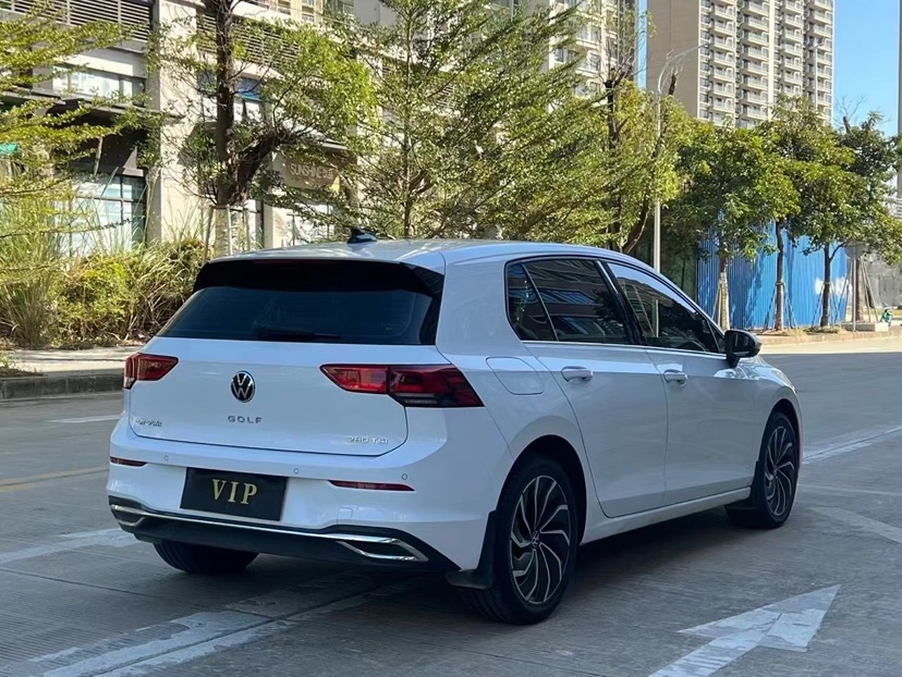 Volkswagen Golf 2022 car image #6