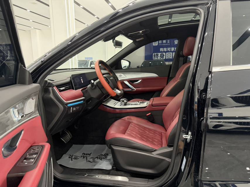 Jetour X70 PLUS 2023 car image #9
