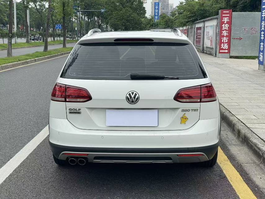 Volkswagen Golf (Imported) 2020 #4 Volkswagen Golf (Imported) 2020 صورة سيارة #4