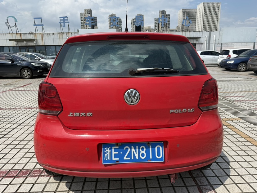 Volkswagen Polo 2014 car image #8