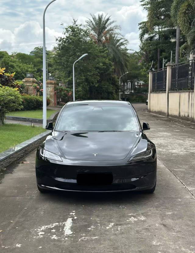 Tesla Model 3 2024 car image #2
