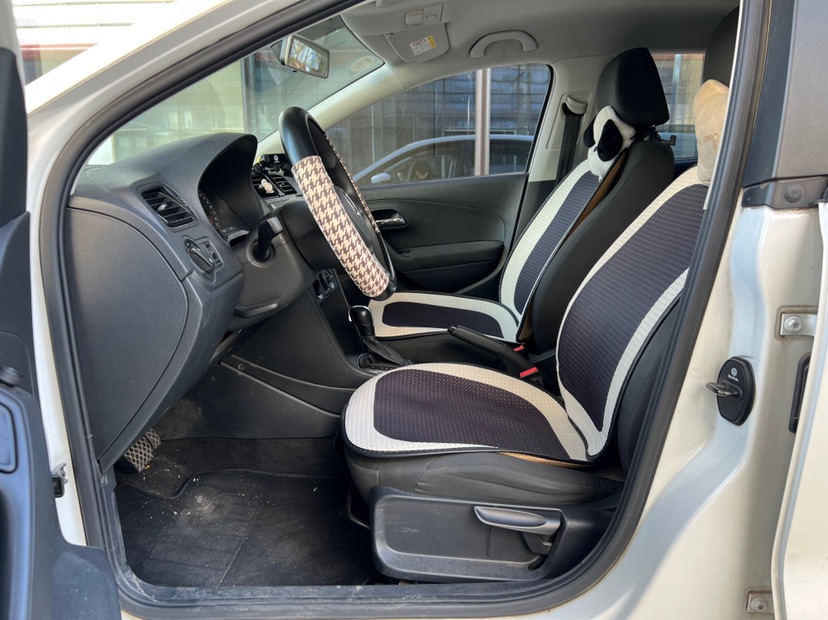 Volkswagen Polo 2018 car image #3