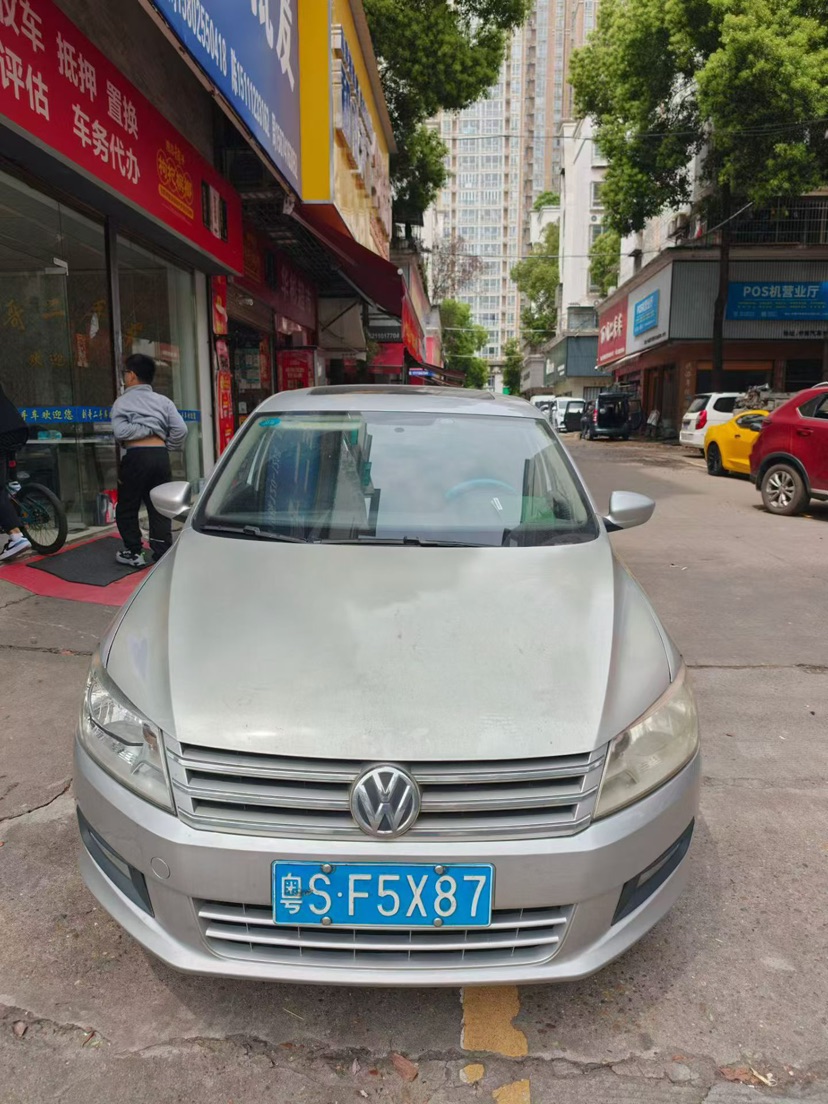 Volkswagen Santana 2015 car image #2