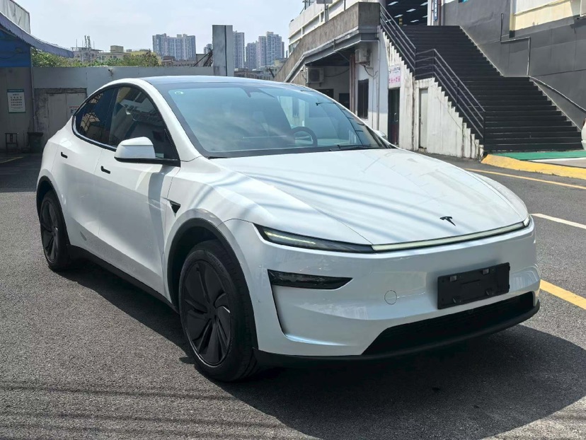 Tesla Model Y 2026 #3 Tesla Model Y 2026 car image #3
