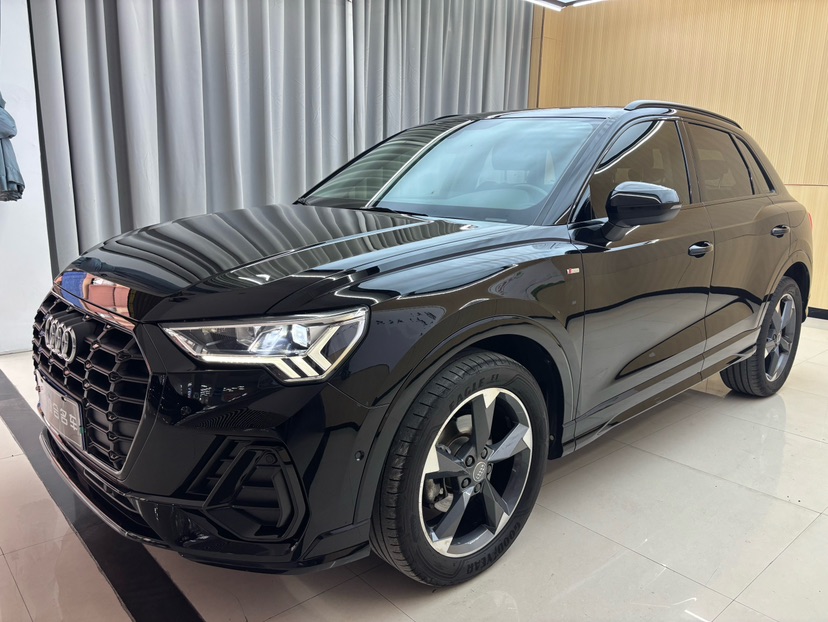 Audi Q3 2021 car image 